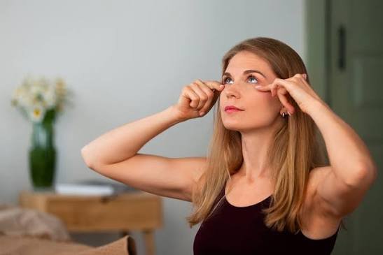Eye Bag Filler Works for Natural-Looking Brightness